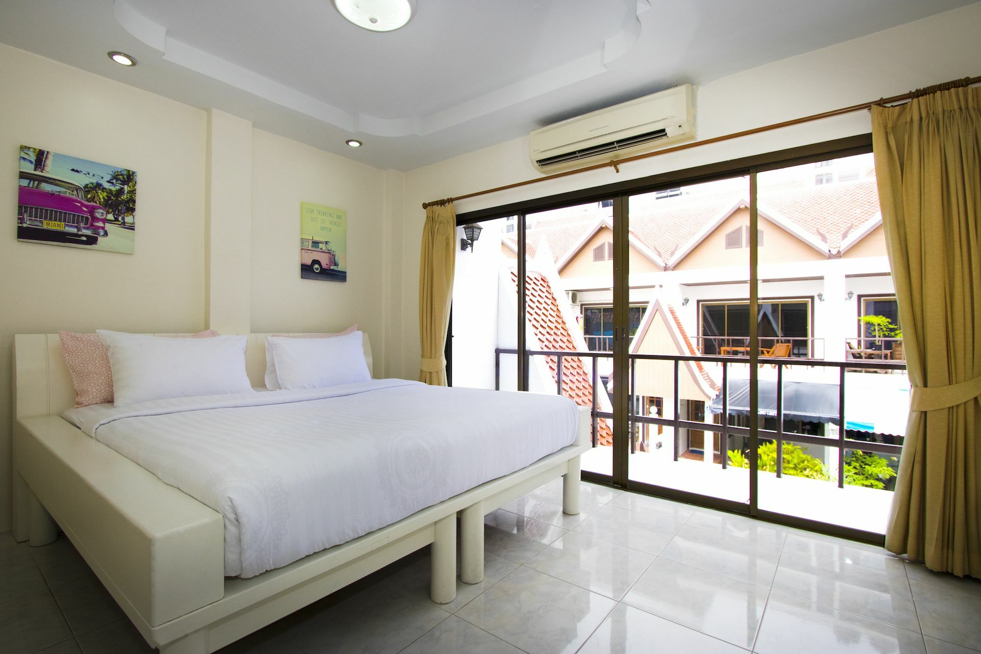 Ashford Villas Cosy Beach Pattaya Buitenkant foto