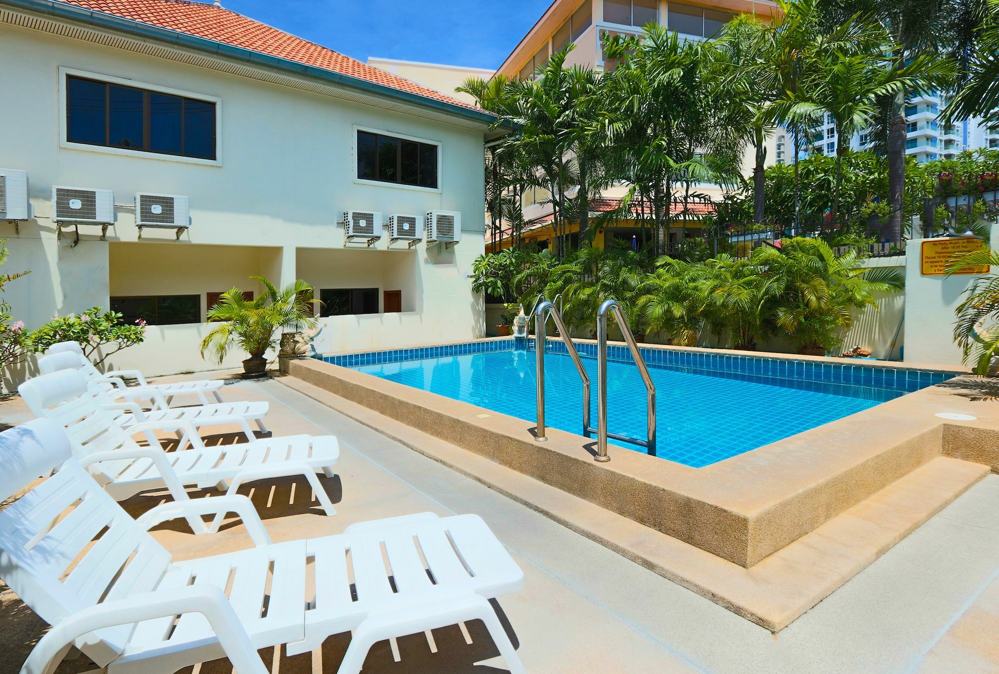 Ashford Villas Cosy Beach Pattaya Buitenkant foto