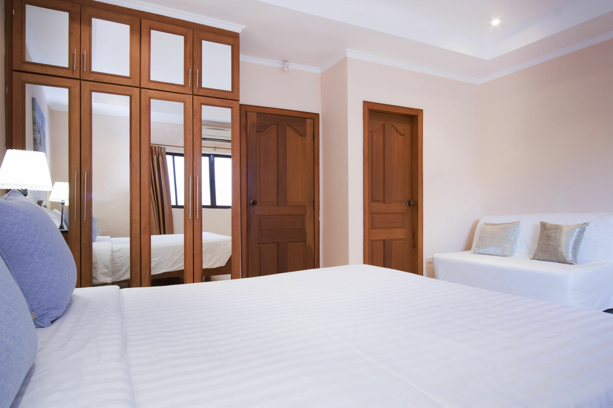 Ashford Villas Cosy Beach Pattaya Buitenkant foto