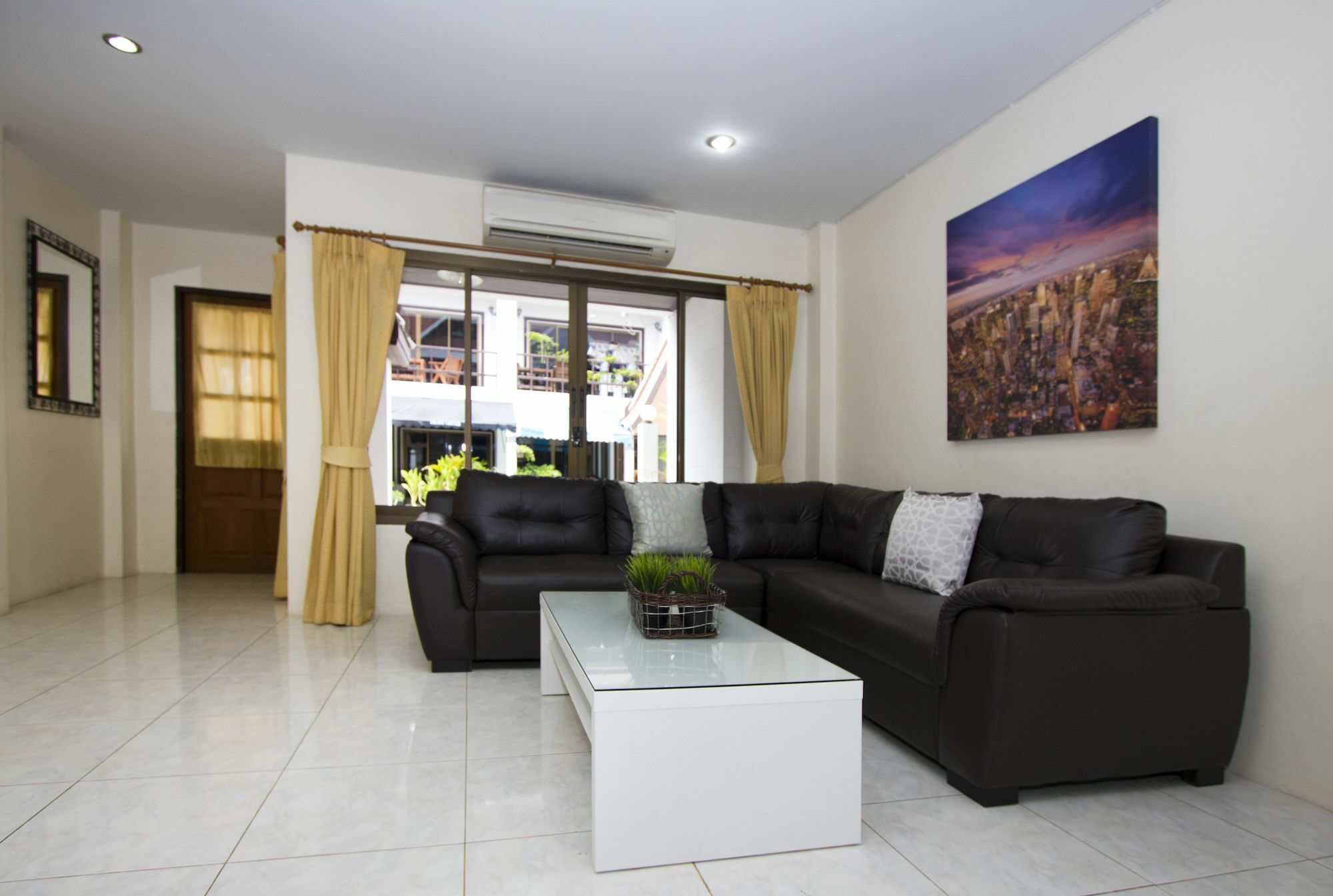Ashford Villas Cosy Beach Pattaya Buitenkant foto