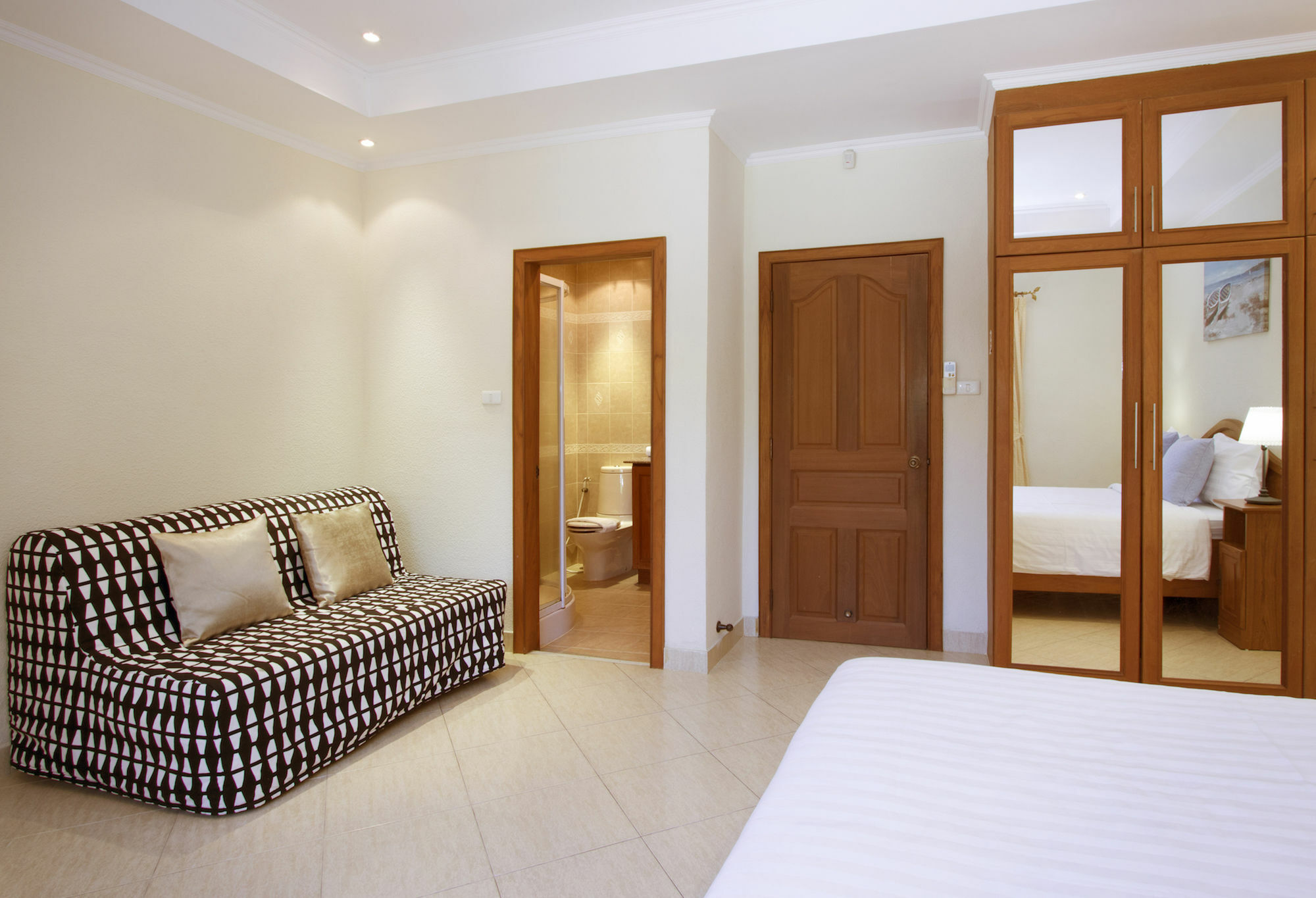 Ashford Villas Cosy Beach Pattaya Buitenkant foto