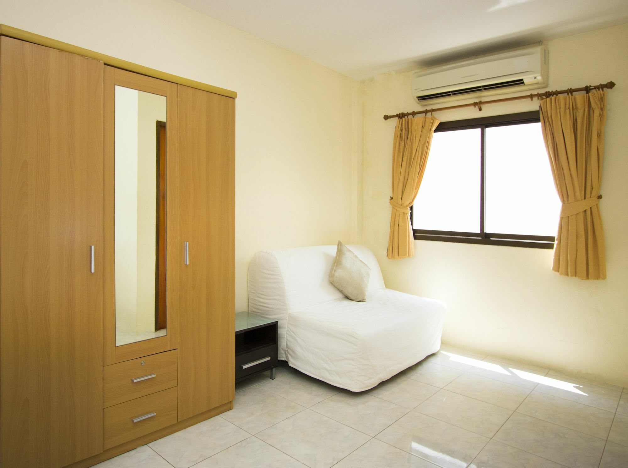 Ashford Villas Cosy Beach Pattaya Buitenkant foto